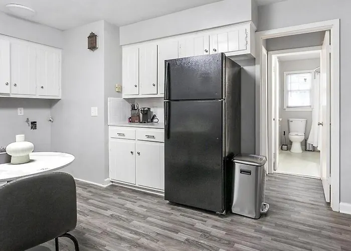 Apartment Landing - Modern With Amazing Amenities